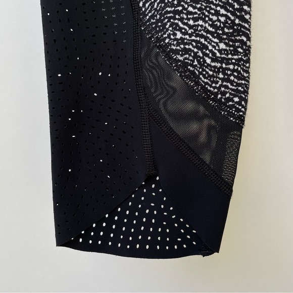 ❤️LULULEMON Wunder Under Pant High Rise Laser Cut panels G27 - Picture 8 of 10